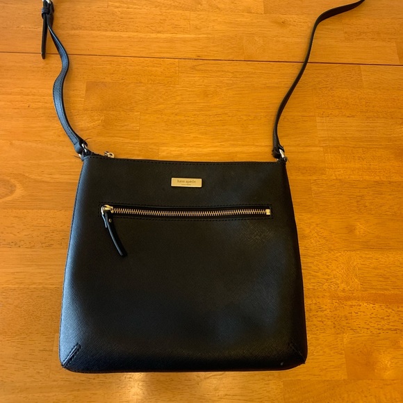 kate spade Handbags - Kate Spade Crossbody